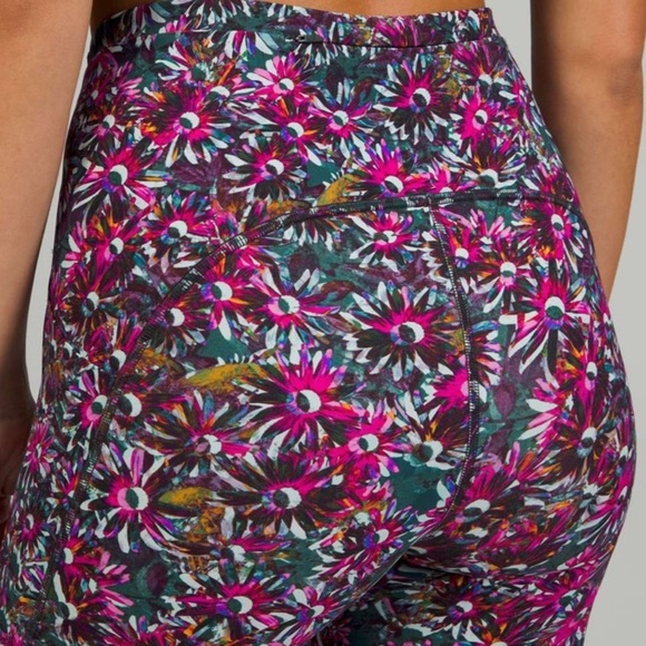 Lululemon Swift Speed High-Rise Short 8"
Floral Electric Multi - Picture 3 of 6